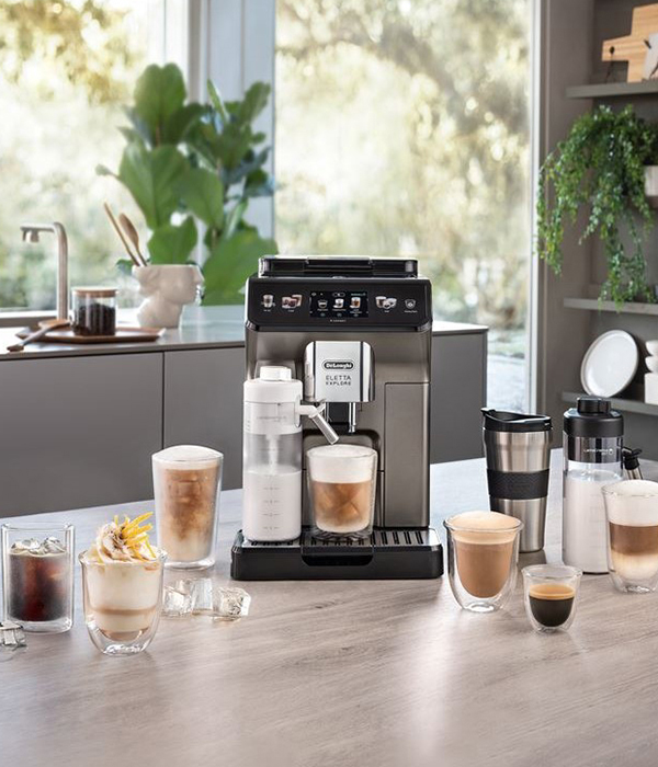 Gaveideer Til Hende Der Elsker Den Perfekte Caffè Latte 600X700px DELONGHI