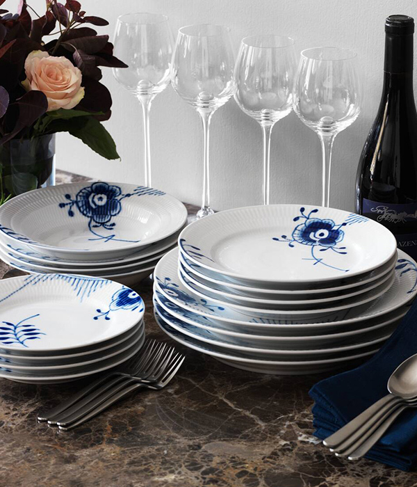 Bryllupsgave Royal Copenhagen Blå Mega Riflet 600X700px 4