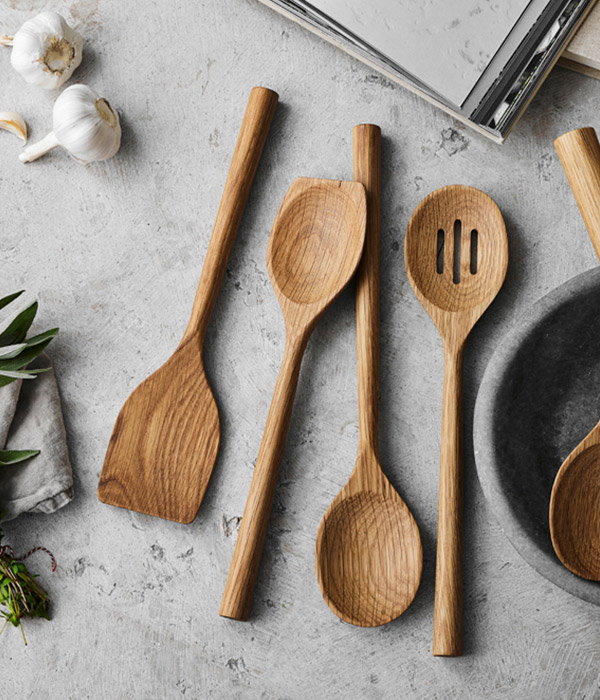 Gaveideer Til Hende Der Nyder Smagfulde Oplevelser 700X600px GRYDESKEER