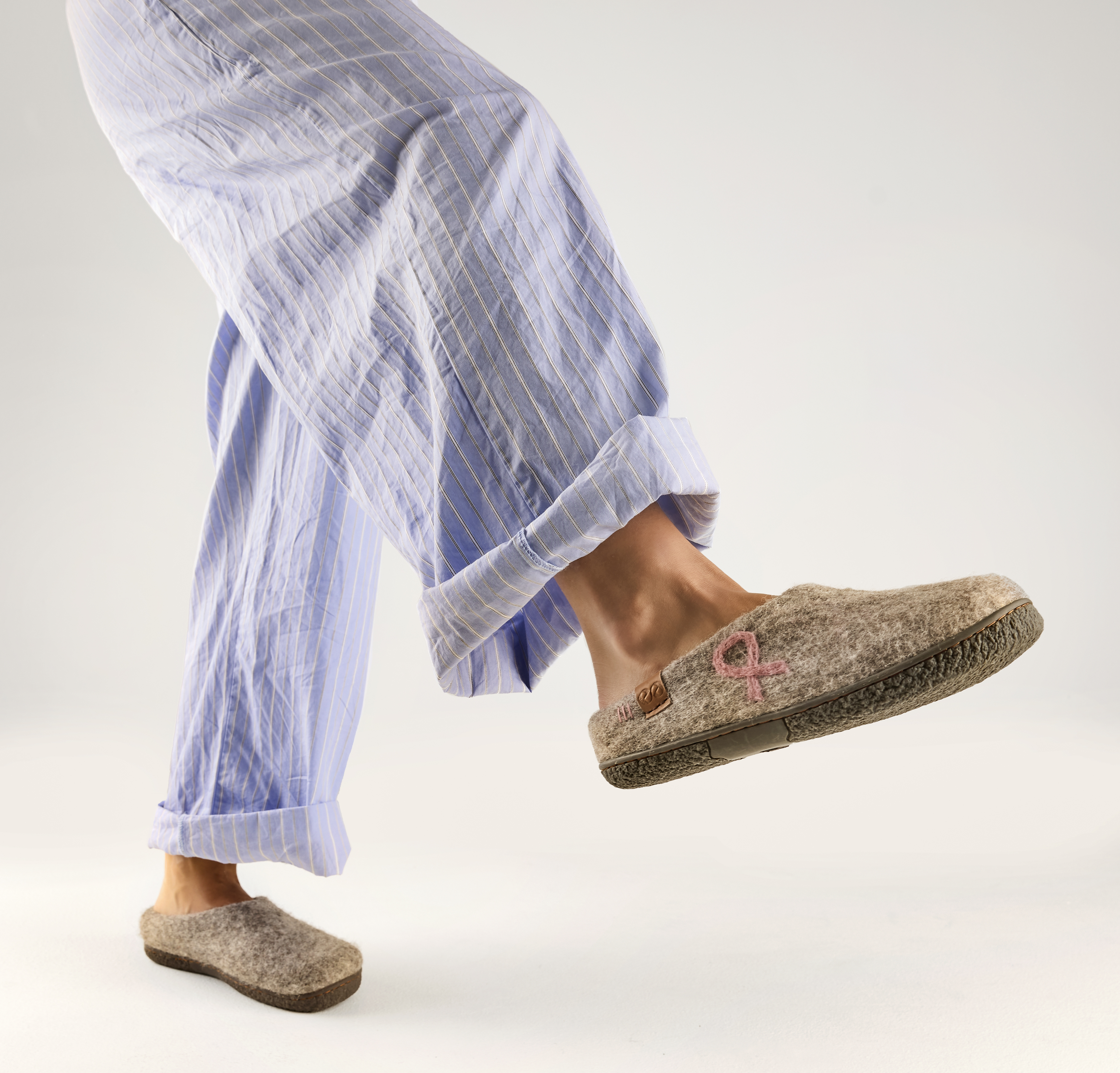 250623 GC Studie Støt Bryst. Fod På Hvis7102